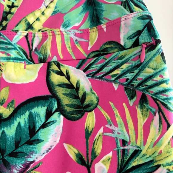 TOMMY BAHAMA GOLF SKORT SIZE MEDIUM - Picture 4 of 6